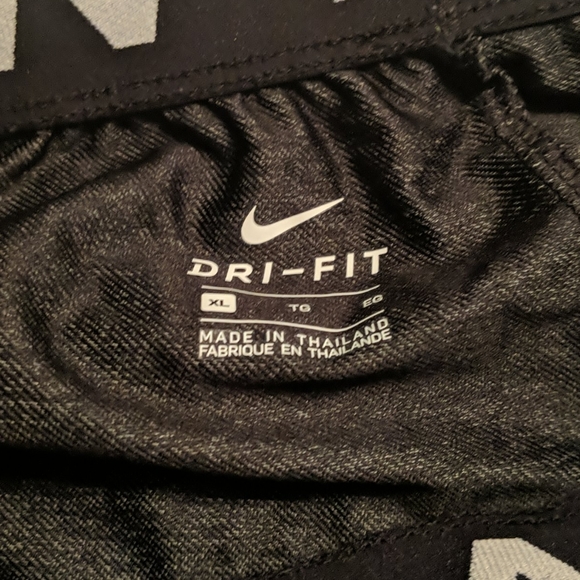 Women's Nike dri-fit xl athletic shorts - Picture 2 of 3